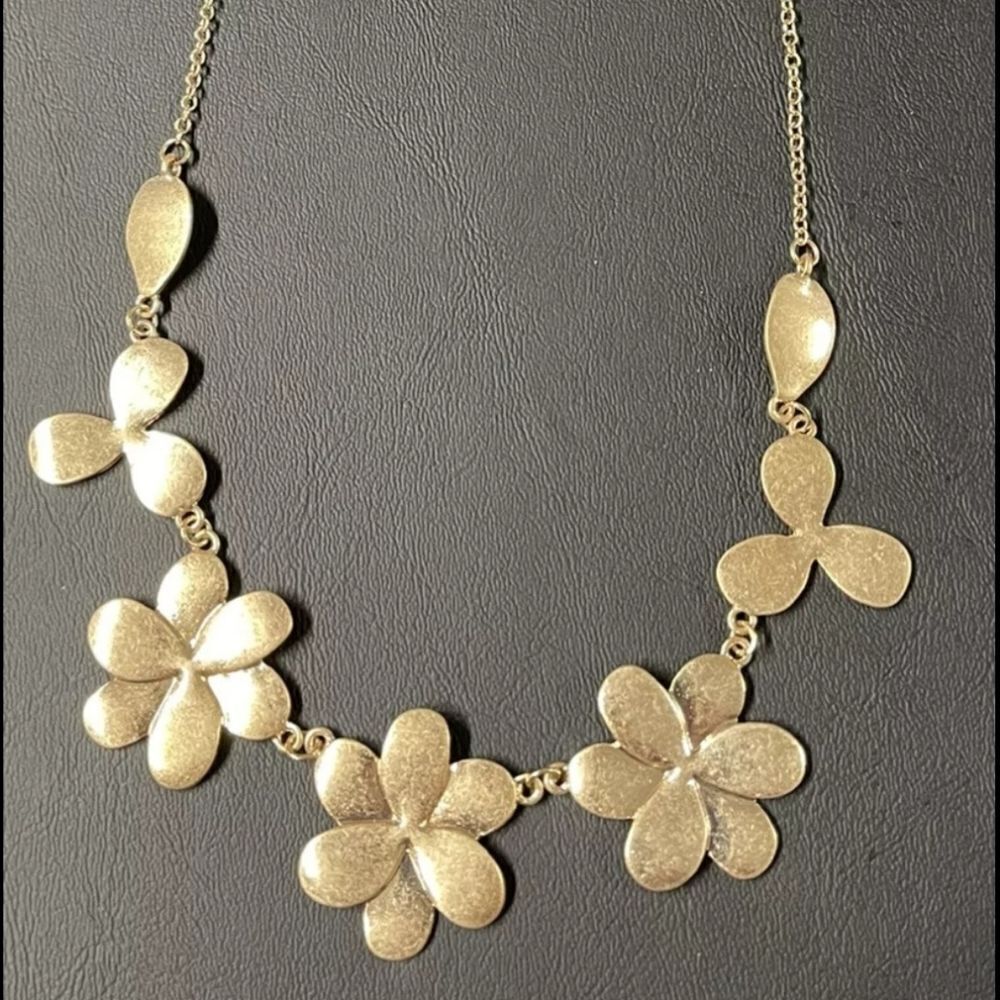 Charming Charlie Gold Brushed Metal Floral Necklace and Stud Earrings